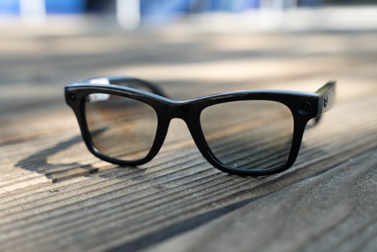 Лятната разпродажба на Meta сваля новите умни очила на Ray-Ban до рекордно ниски цени