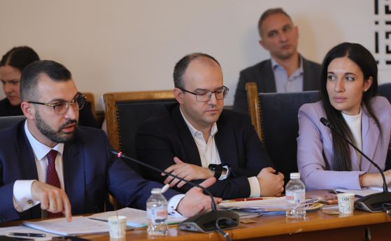 След дълги дебати: ПБ даде крачка назад от някои спорни идеи за промени в работата на НС