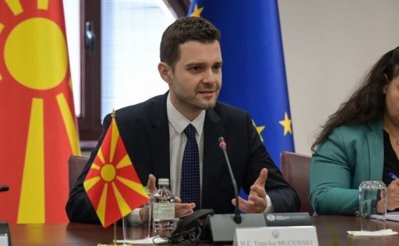 Муцунски поиска среща с външната ни министърка за промените в конституцията