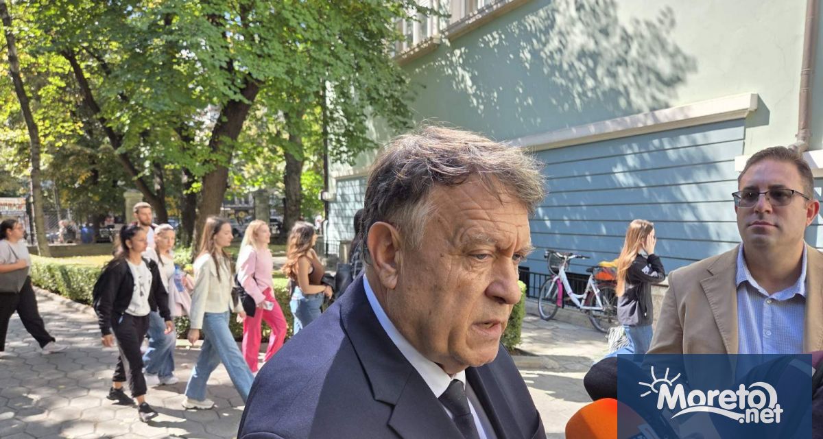 Министър Вълчев във Варна: Проектът за нова сграда на Математическа гимназия е прекалено амбициозен, не е по силите на МОН