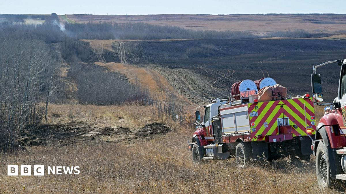 Смъртоносен пожар в канадска военна база се разпространи с тревожна скорост