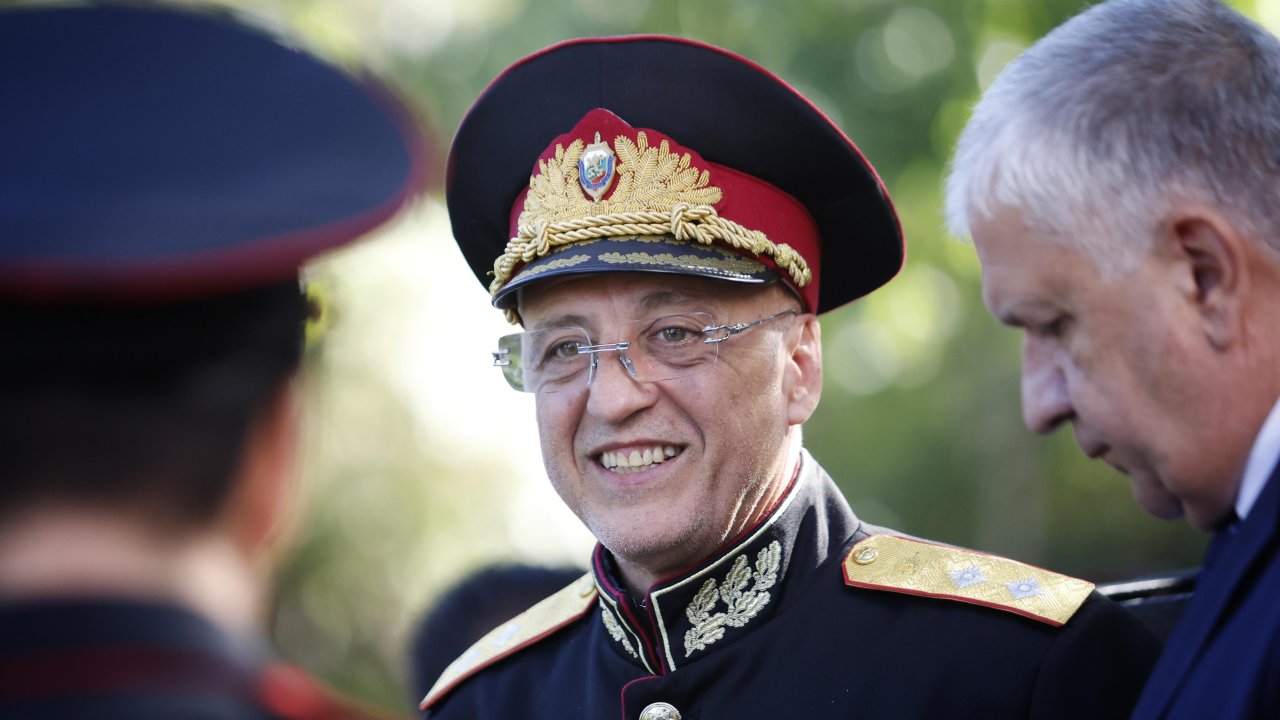 Началникът на НСО Емил Тонев подаде оставка