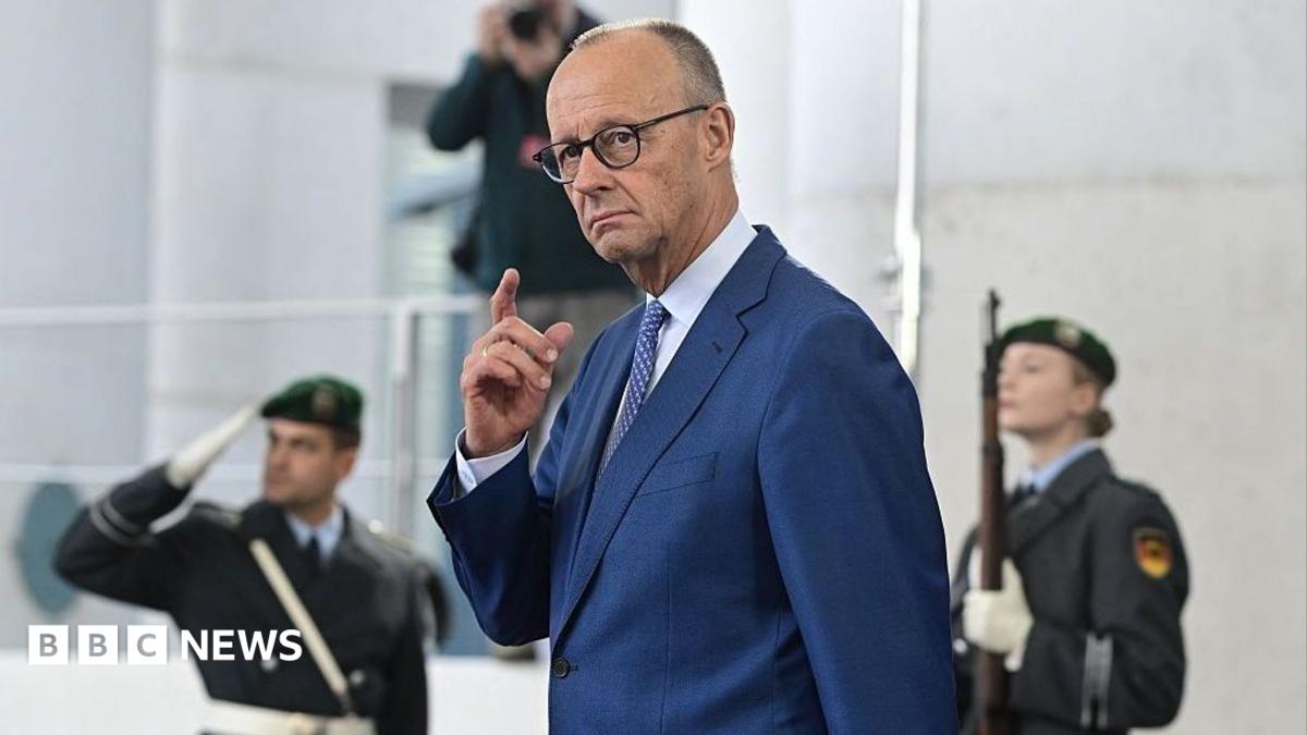 Германия е цел на „интензивен“ шпионски актив, казва Мерц след ареста на предполагаем руски шпионин