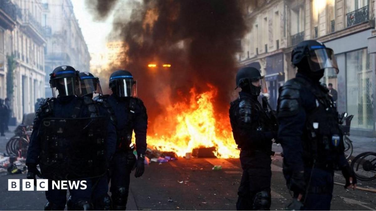 Общата забрана за протести в Марсилия и Лион след безредици