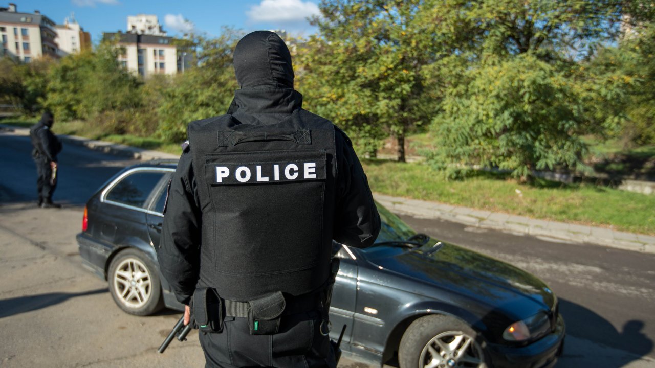 Срещу изборните нарушения: Има задържан при полицейска акция в Свищовско