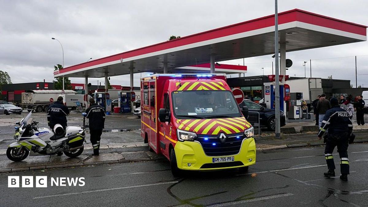 Смъртоносна стрелба в близост до Париж разследвана като „терористичен акт“