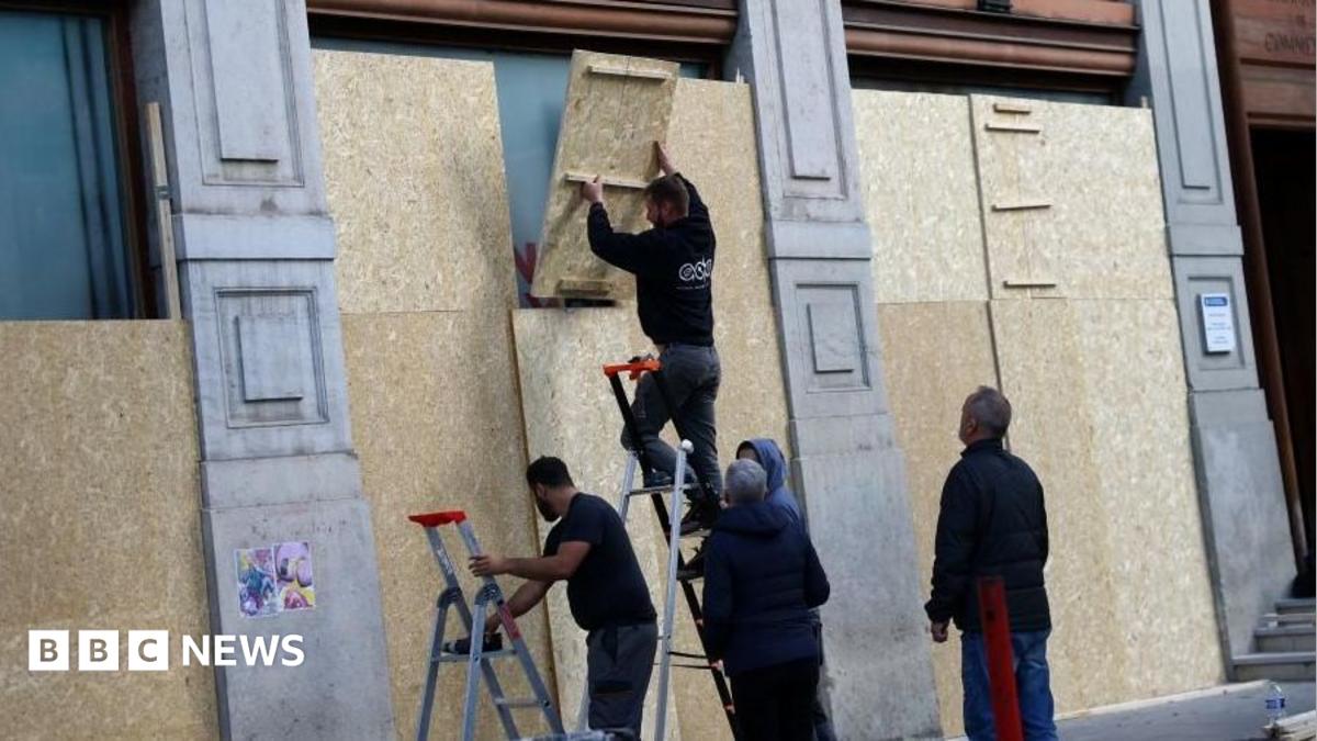 Франция се подготвя за ден на протести седмица след националните бунтове