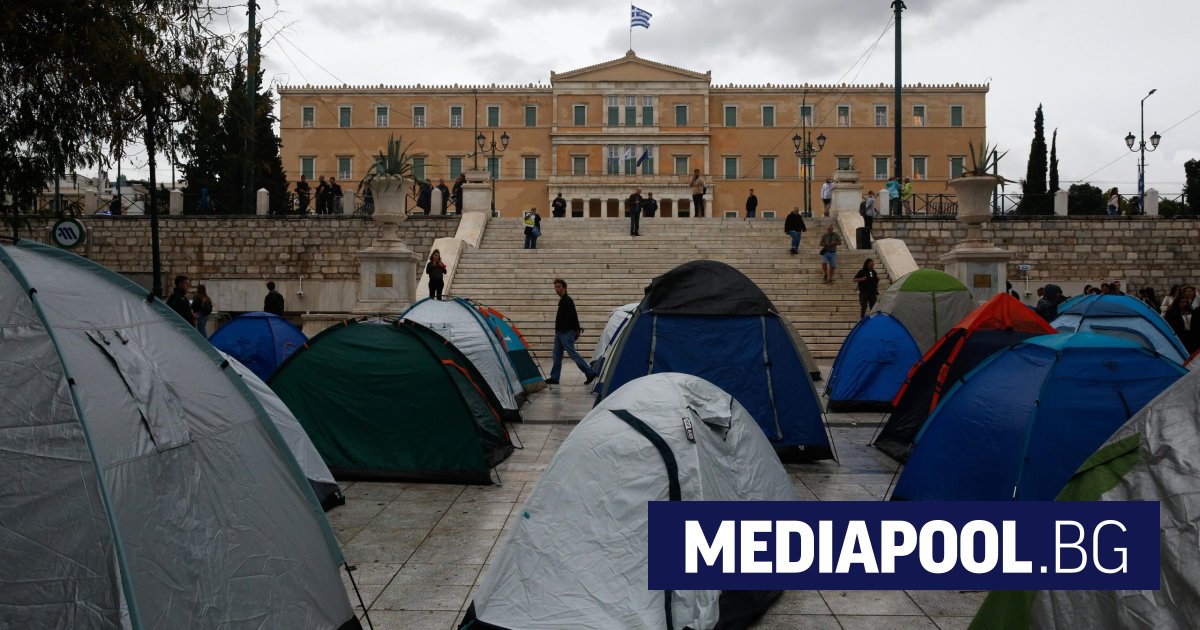Ученици и студенти излизат на протест в Атина